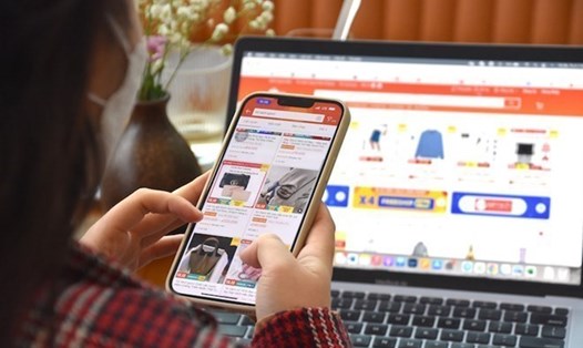 Công tác quản lý thuế TMĐT còn nhiều khó khăn. Ảnh: Lương Hạnh