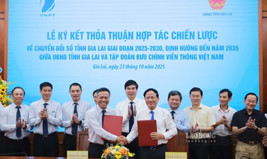 UBND tỉnh Gia Lai và Tập đoàn VNPT ký kết hợp tác chiến lược. Ảnh: Hoài Phương