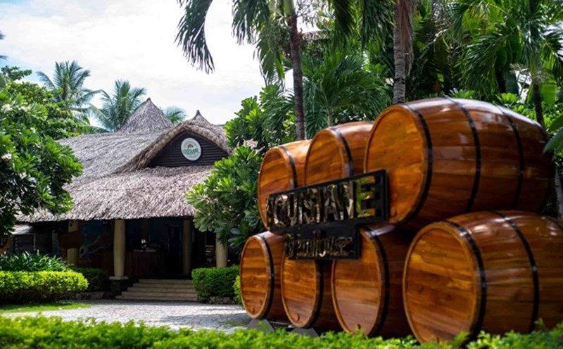 Louisiane restaurant in Nha Trang has run out of land rental time. Photo: Huu Long