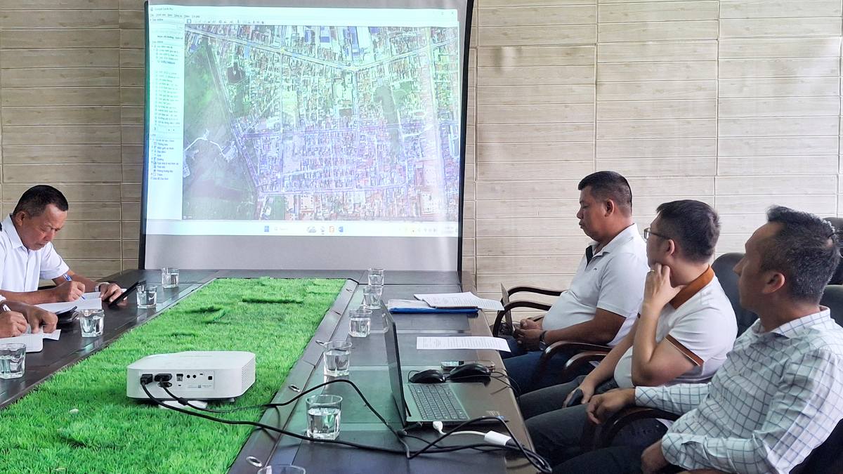 The Kien An Industrial Park Project Management Board held a meeting to disclose the project. Photo: Phu Lien, Hai Phong Tourism Portal