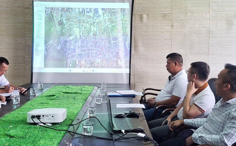 The Kien An Industrial Park Project Management Board held a meeting to disclose the project. Photo: Phu Lien, Hai Phong Tourism Portal