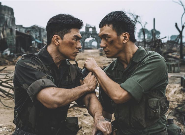 Steven Nguyen and Do Nhat Hoang in the movie Red Rain. Photo: Galaxy
