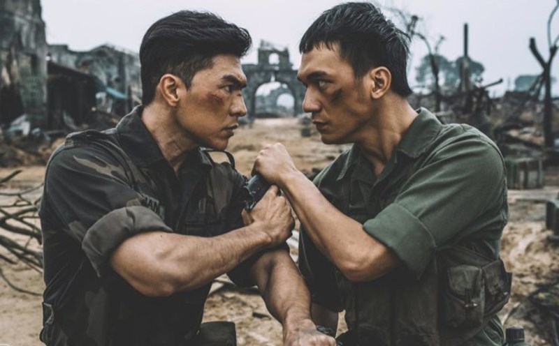 Steven Nguyen and Do Nhat Hoang in the movie Red Rain. Photo: Galaxy