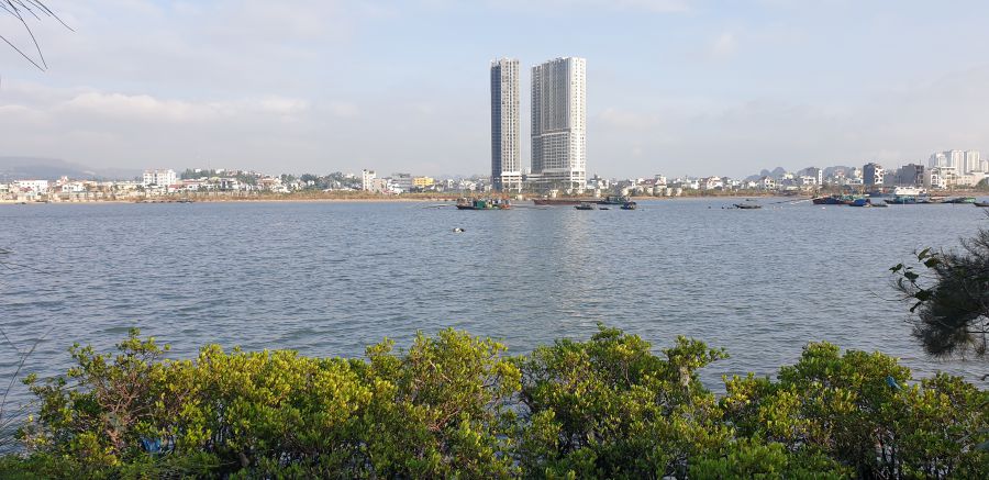 Cua Luc Bay will become a connecting center, expanding urban space according to the multipolar model. Photo: Nguyen Hung