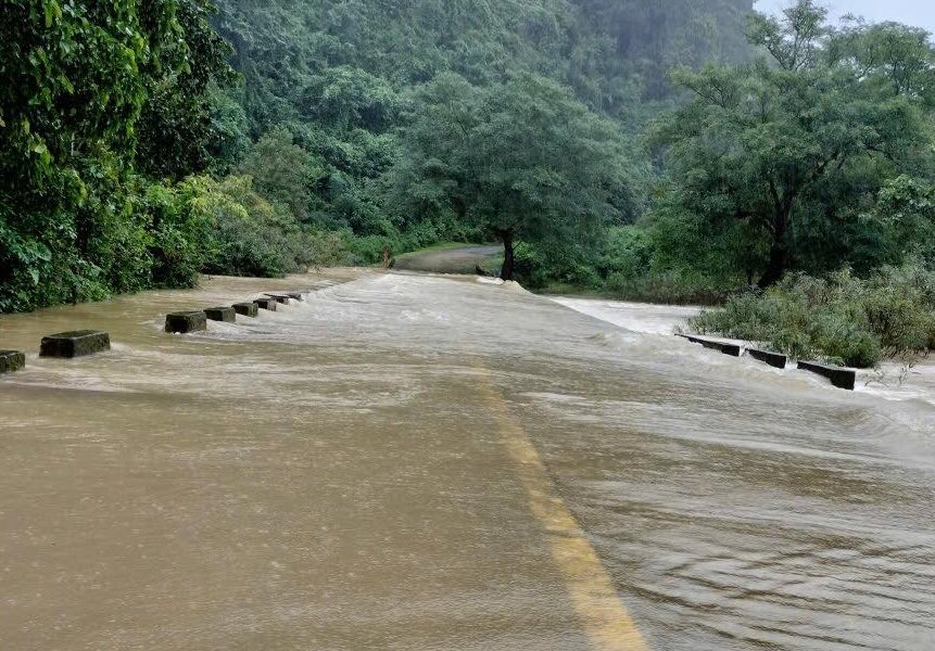 The underground area of km25 in Quang Tri was flooded due to heavy rain. Photo: Thanh Duong