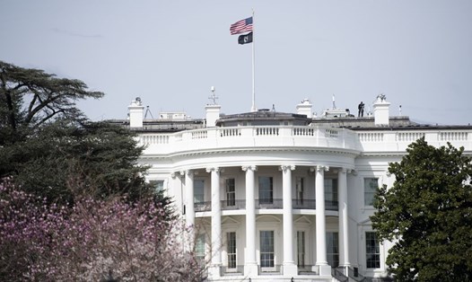 Tổng thống Donald Trump bảo vệ việc phá dỡ Cánh Đông của Nhà Trắng trong đợt cải tạo mới. Ảnh: Xinhua