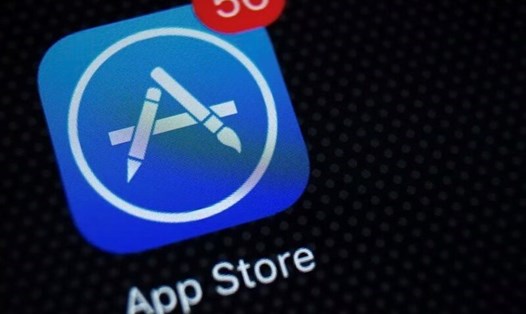 Apple đã gỡ bỏ hai ứng dụng gây tranh cãi khỏi App Store vì vi phạm các tiêu chuẩn của họ. Ảnh: Xinhua