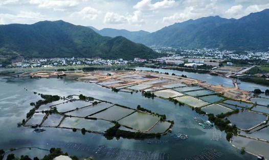 Một góc khu vực sông Quán Trường ở Nha Trang. Ảnh: Hữu Long