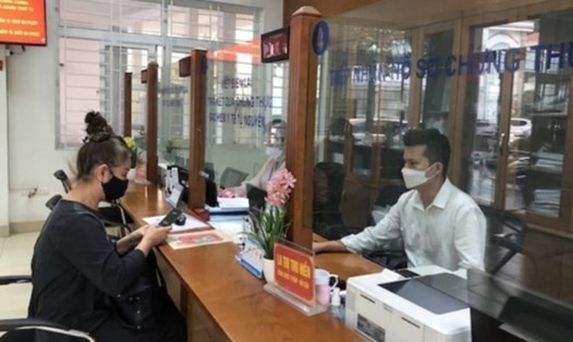 Cán bộ, công chức không được trốn tránh, thoái thác, né tránh, đùn đẩy trong việc thực hiện chức trách, nhiệm vụ được giao. Ảnh: Hạnh An