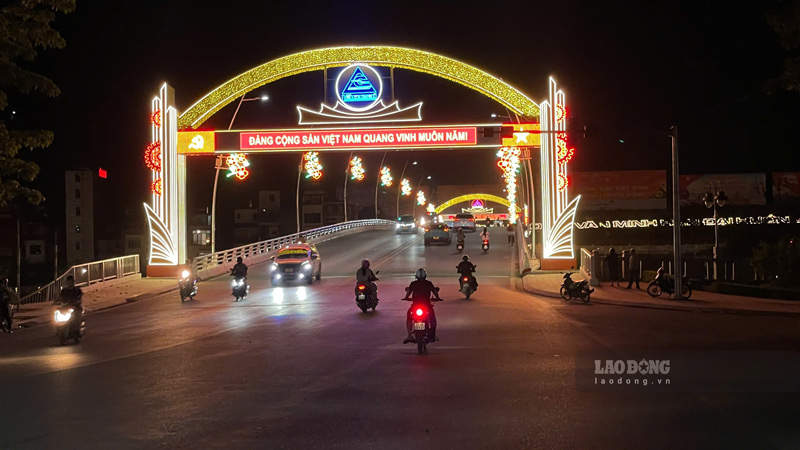 Cau Coc Leu cung tro nen tho mong ve dem. Anh: Dinh Dai