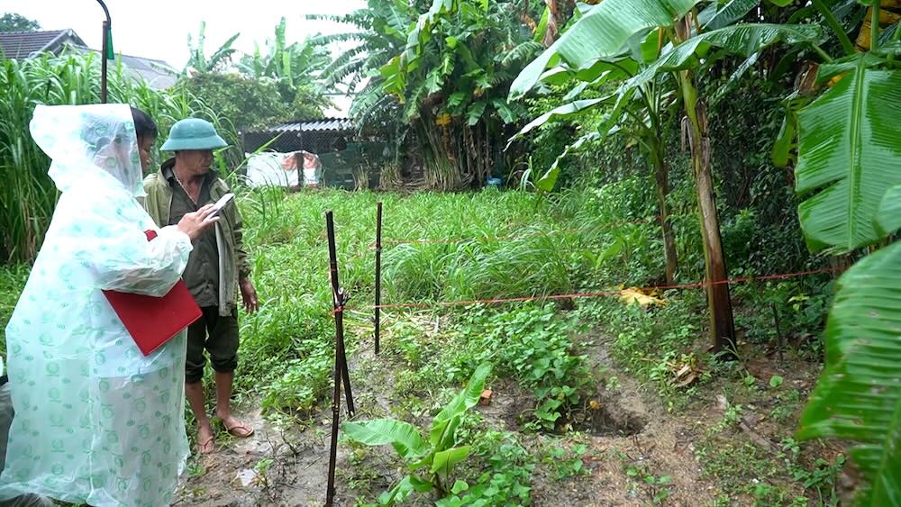 Another death hole appeared in a garden of a resident in Quang Tri. Photo: H.Nguyen