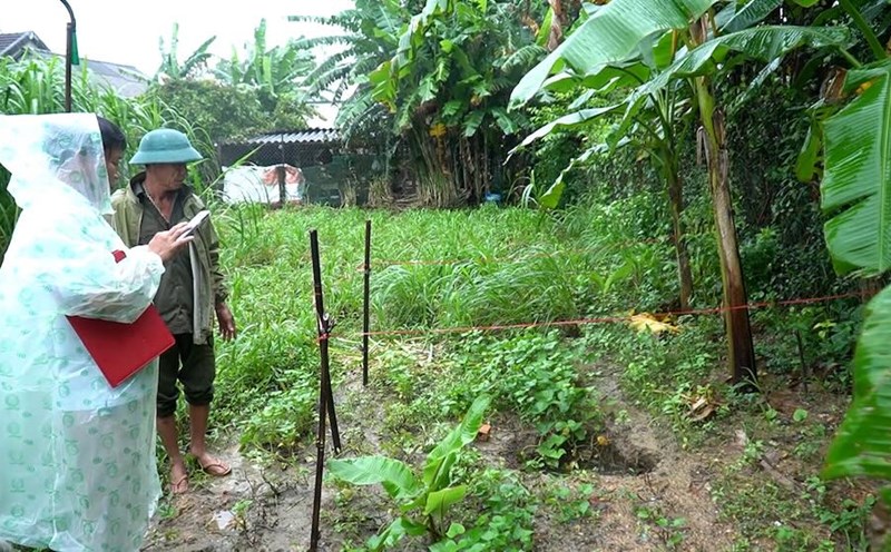 Another death hole appeared in a garden of a resident in Quang Tri. Photo: H.Nguyen
