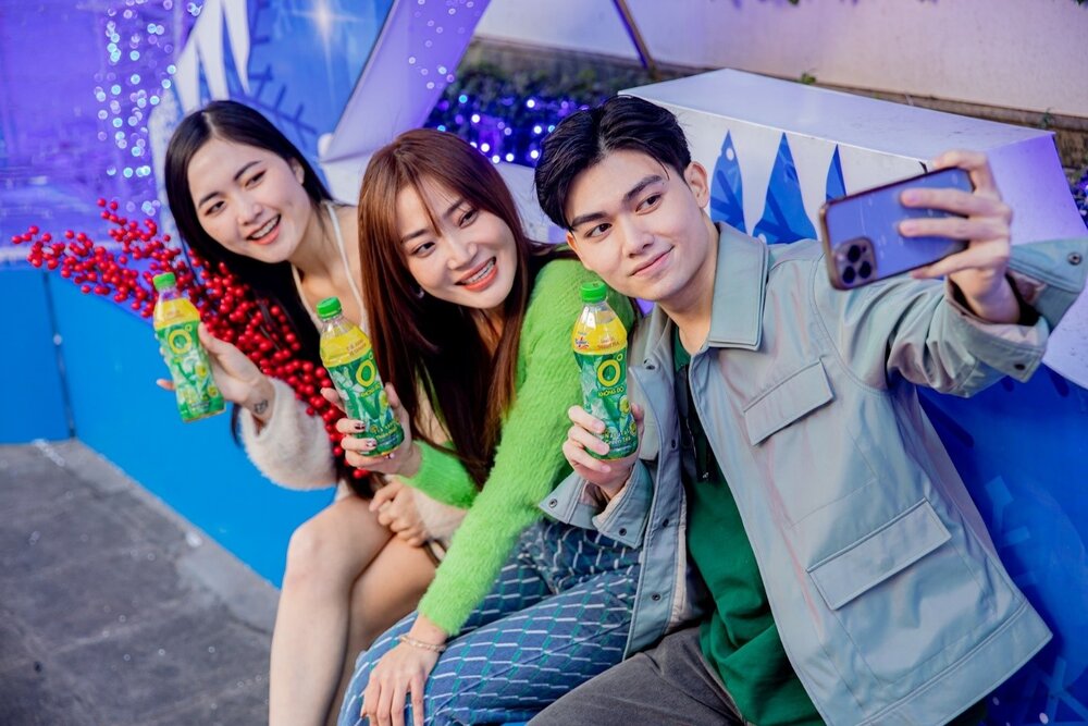 Mot chai Tra Xanh Khong Do, vai nguoi ban “cung tan so” la du chill. Ảnh: Tan Hiep Phat