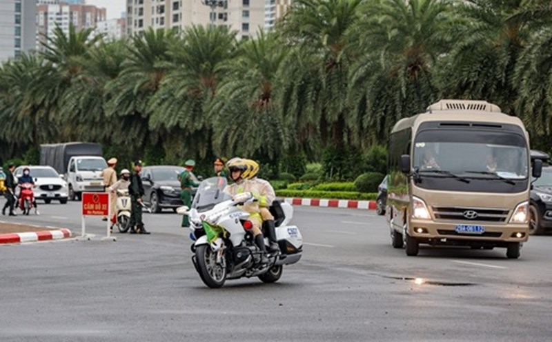 Comprehensive drill to ensure smooth traffic to serve the Opening Ceremony of the "Hanoi Convention". Photo: Minh Phuong