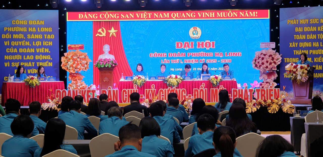 The 1st Ha Long Ward Trade Union Congress, term 2025 - 2030. Photo: Nguyen Hung