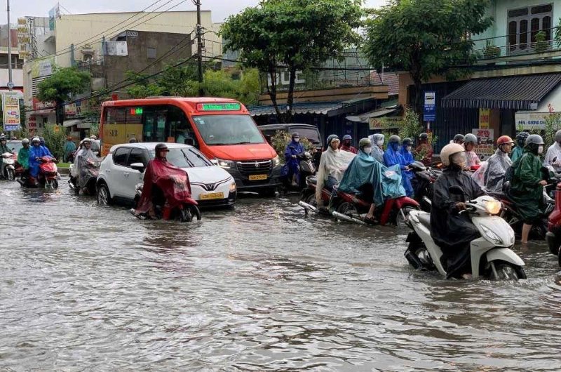 The government and people of Da Nang proactively respond to the risk of flooding and landslides during the rainy and stormy season. Photo: Truong An