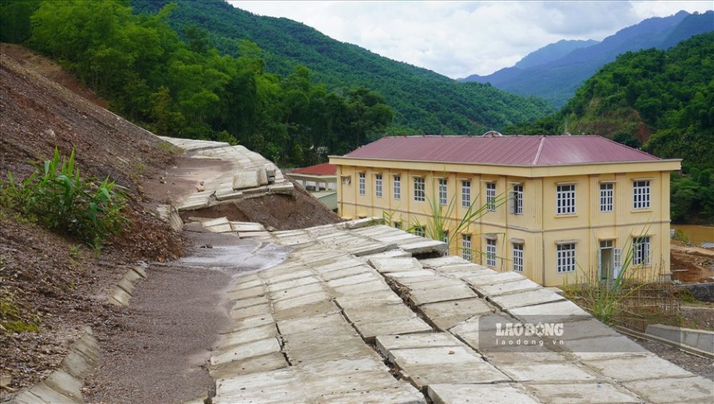 We need to think correctly and do appropriate things in preventing and combating landslides. Photo: Quach Du