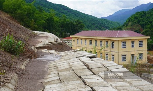 Cần tư duy đúng và cách làm phù hợp trong phòng, chống sạt lở. Ảnh: Quách Du