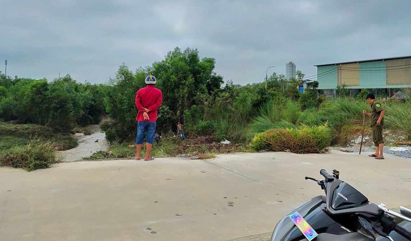 Thi the ba cu duoc tim thay cach hien truong ban dau khoang 5km. Anh: Ban doc cung cap