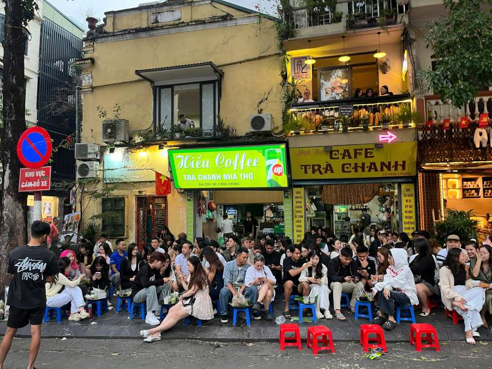 Repeat to the Cathedral to enjoy Hanoi's autumn