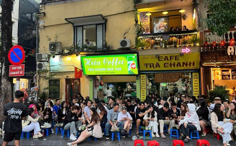 Repeat to the Cathedral to enjoy Hanoi's autumn