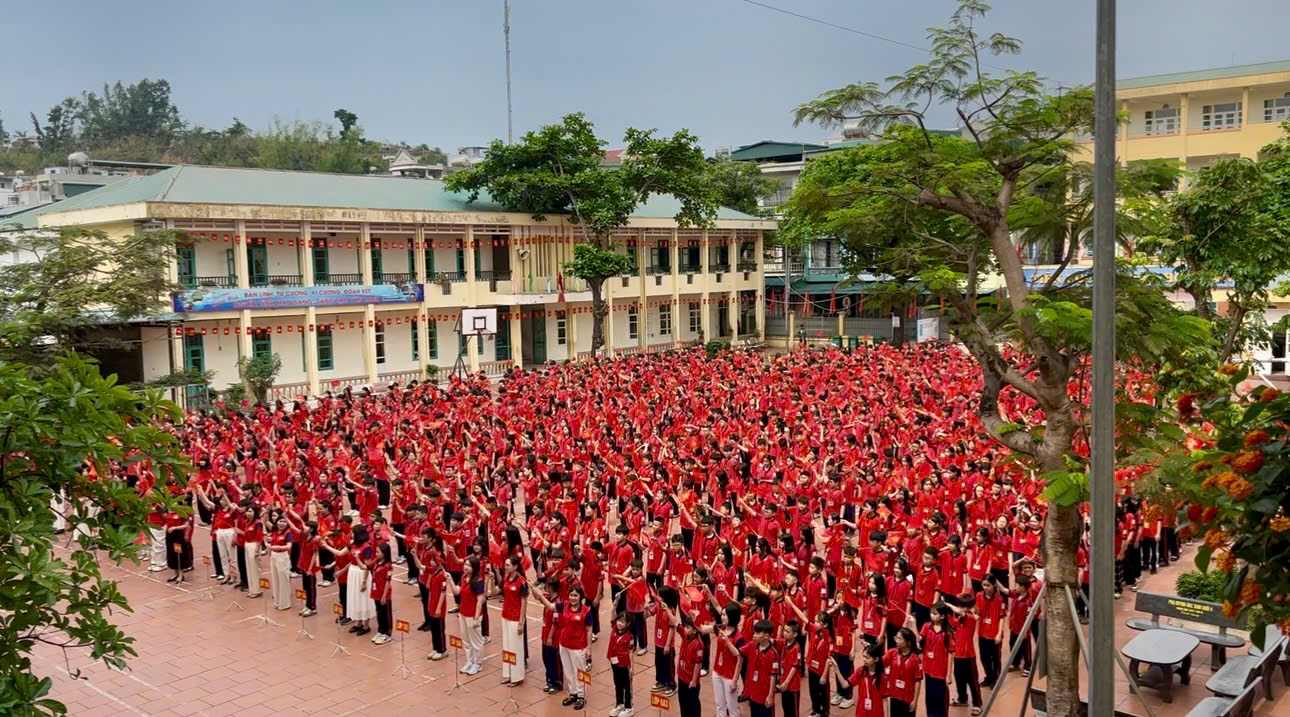 Nguyen Van Thuoc Secondary School, Ha Lam Ward, Quang Ninh Province. Photo: Nguyen Van Thuoc Secondary School