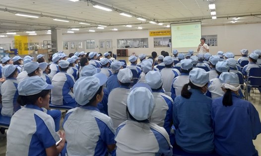 Bổ ích chương trình tuyên truyền chăm sóc sức khỏe sinh sản do LĐLĐ TP Hải Phòng tổ chức. Ảnh: Công đoàn Hải Phòng
