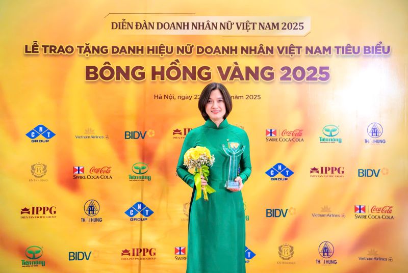 Dong chi Phung Nguyen Hai Yen con duoc biet den voi vai tro Chu tich Cong doan co so Tru so chinh Vietcombank, la nguoi truyen cam hung cho doi ngu can bo, dac biet la cac nu can bo Vietcombank. Anh: VCB