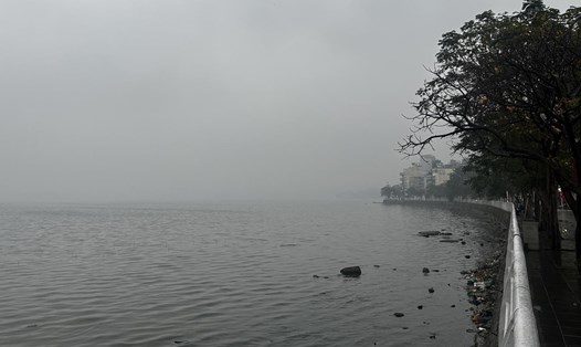 Cách bảo vệ sức khỏe khi ô nhiễm không khí tăng mạnh vào mùa lạnh. Ảnh: Tô Thế