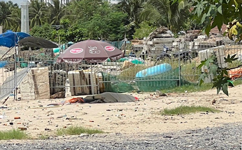 The man's body was discovered on the Cai Nha Trang River on the morning of October 23. Photo: Khanh Hoa