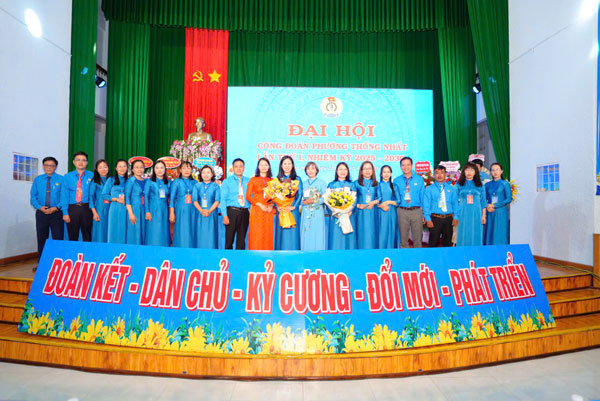 Thong Nhat Ward Trade Union continues to care for union members and workers. Photo: Thanh Tuan
