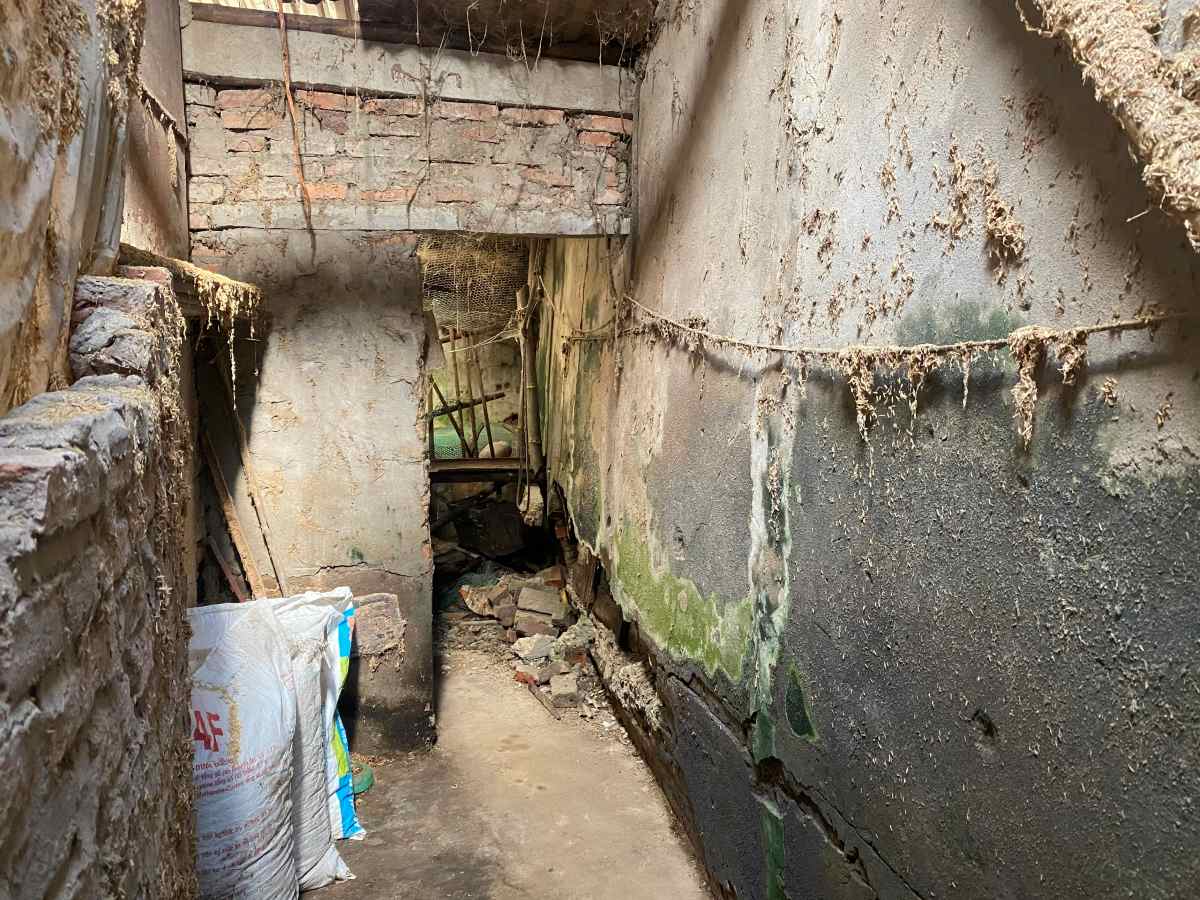 Hộ ông Hóa (xã Vĩnh Hòa, Hải Phòng) bị hàng xóm xây nhầm 3m2 đất chiều dọc. Ảnh: Ngọc Trinh