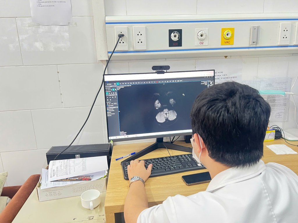 Hinh anh phan tich nao bo cua benh nhan. Anh: Duc Van