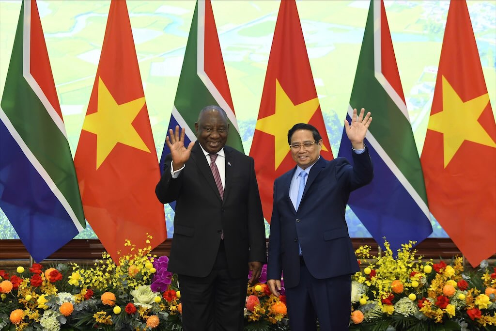Politburo member and Prime Minister Pham Minh Chinh met with President of the Republic of South Africa Cyril Ramaphosa. Photo: Hai Nguyen
