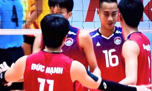 Đội bóng chuyền nam Hà Tĩnh đã giành chiến thắng đầu tiên. Ảnh: VFV