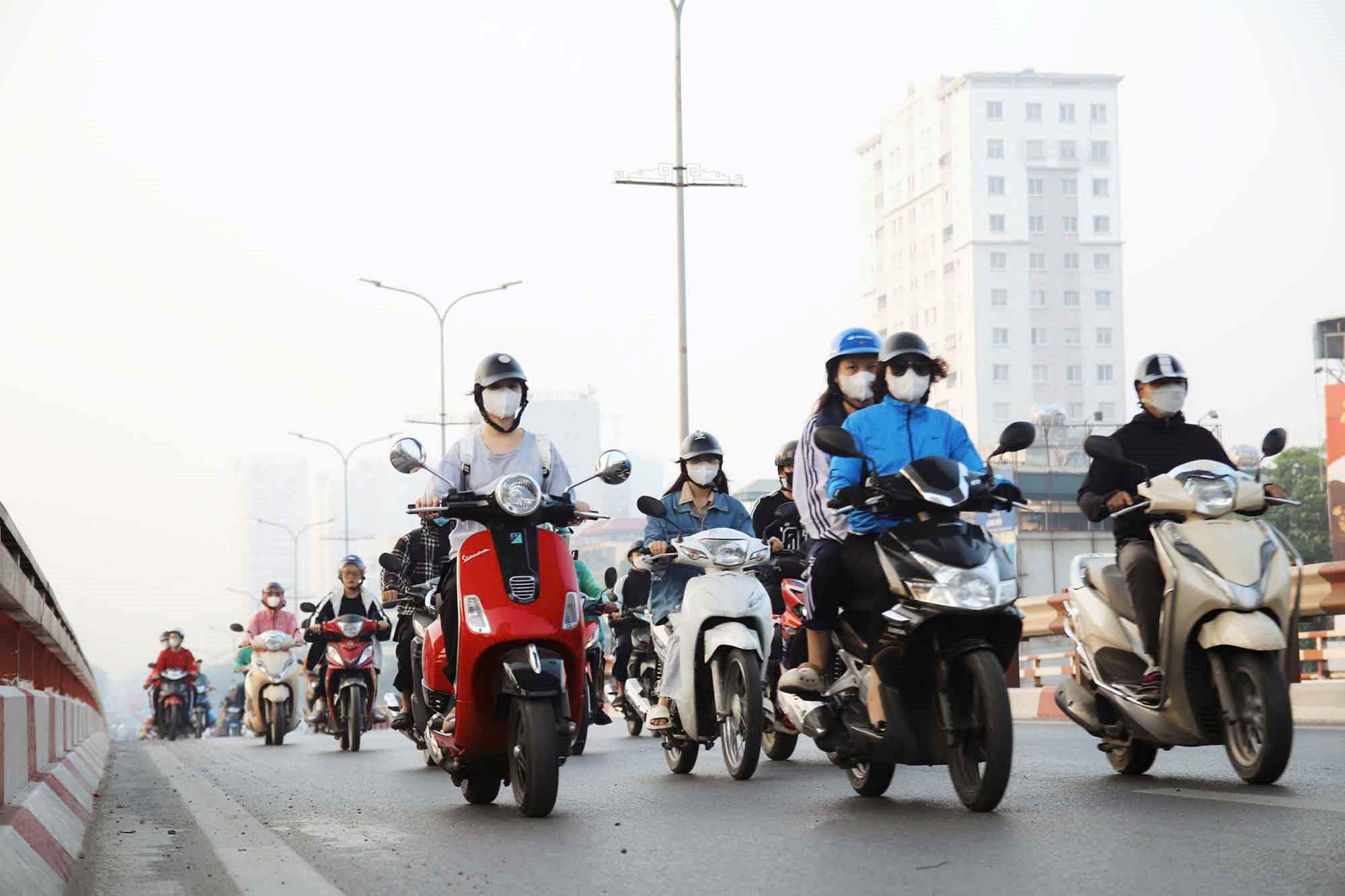 大都市の大気の質は悪いレベルであることがよくあります。写真: ベト・アン