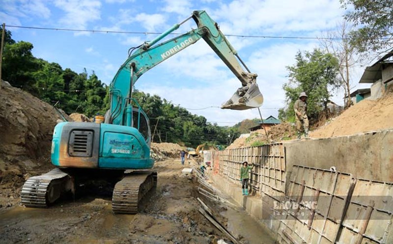 The embankment protecting Suoi Lu I, II, III residential area (Na Son commune, Dien Bien province) has a total investment of 18 billion VND. Photo: Quang Dat