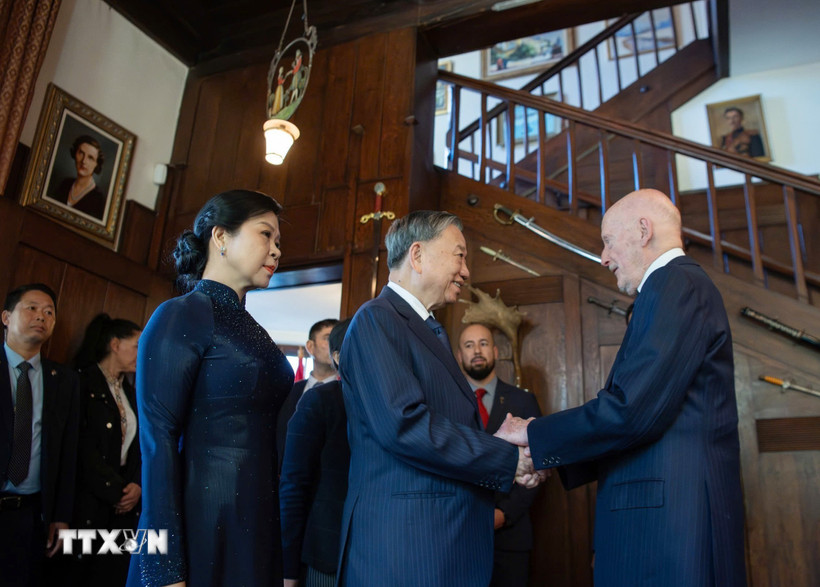 General Secretary To Lam and his wife met with former President Simeon Saxe-Coburg-Gotha. Photo: VNA