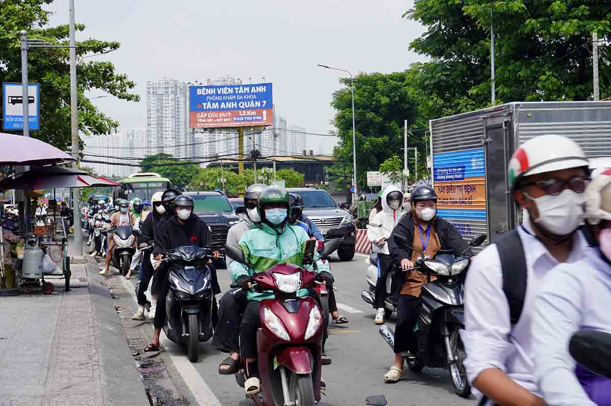 남부 지방의 맑은 날씨가 잠시 중단되었습니다. 사진: 안 뚜