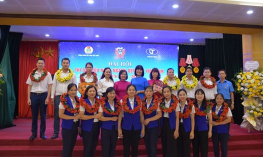 Những điển hình tiên tiến được tuyên dương tại Đại hội Thi đua yêu nước ngành Dệt may Việt Nam lần VI (2025 - 2030). Ảnh: Thu Mai