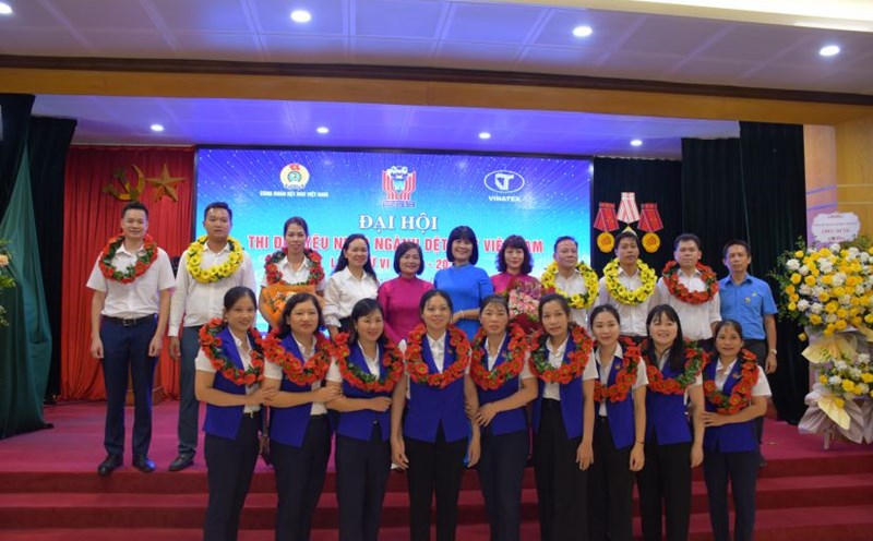Advanced models were honored at the 6th Patriotic Emulation Congress of the Vietnam Textile and Garment Industry (2025 - 2030). Photo: Thu Mai