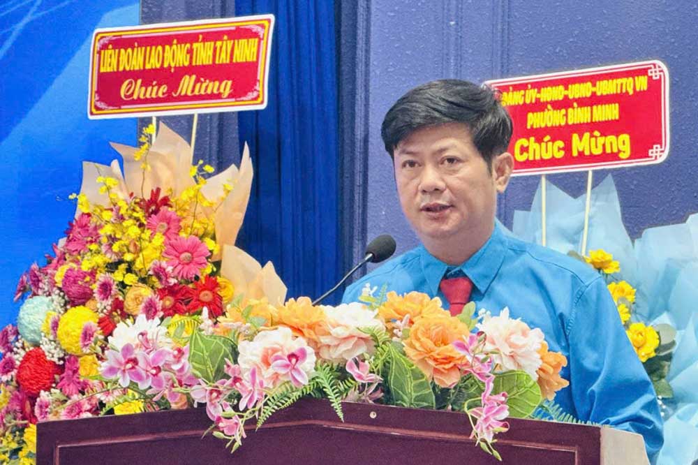 Ong Tran Le Duy - Chu tich Lien doan Lao dong tinh Tay Ninh phat bieu tai Hoi nghi. Anh: LDLD tinh Tay Ninh