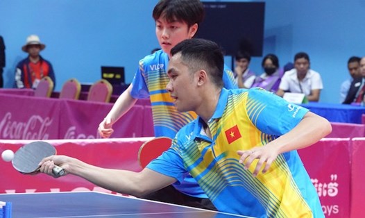 第33回SEAゲームズに向けて準備を進めているベトナム卓球チームの選手たちは、2025年の全国優秀テニス選手賞に出席する。写真: タン・ヴー