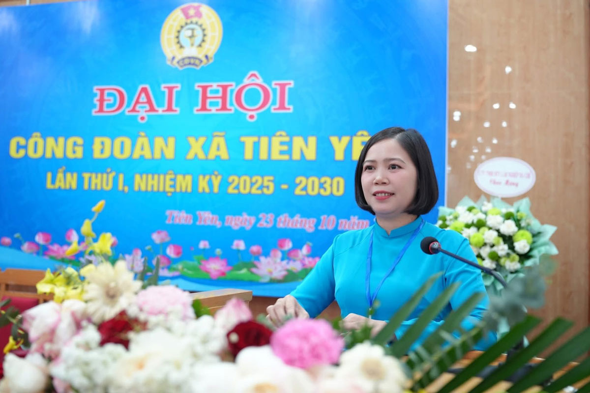 Ms. Hoang Thi Mai, Chairwoman of the Trade Union of Tien Yen Commune, Quang Ninh Province, spoke at the Congress. Photo: Tran Hoan