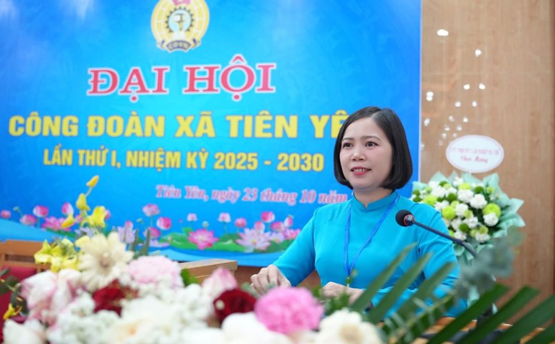 Ms. Hoang Thi Mai, Chairwoman of the Trade Union of Tien Yen Commune, Quang Ninh Province, spoke at the Congress. Photo: Tran Hoan
