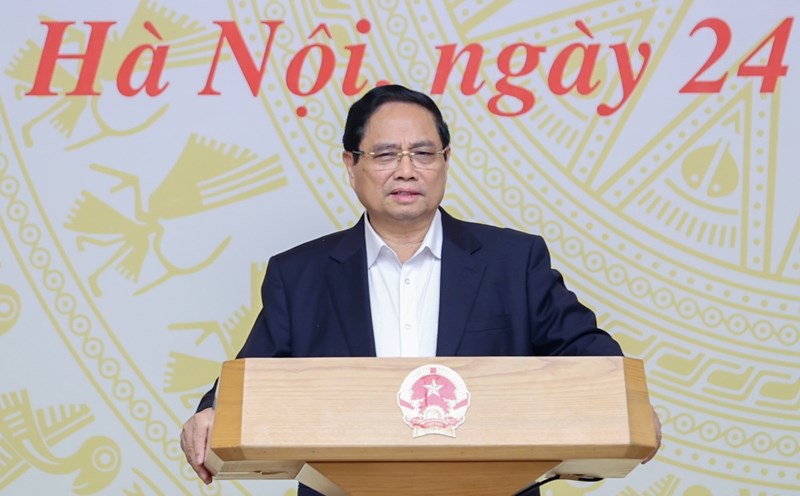 Politburo member and Prime Minister Pham Minh Chinh said that the Government will issue a new resolution on breakthroughs in social housing development. Photo: Nhat Bac