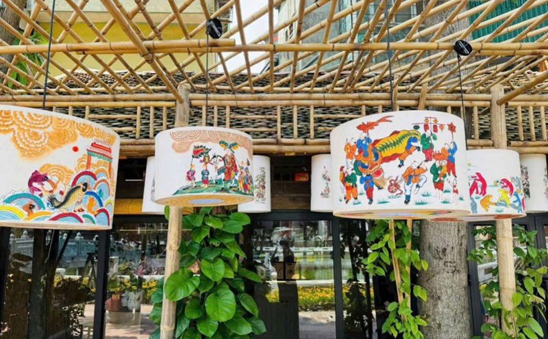 Light products are made from traditional Do paper. Photo: Character provided