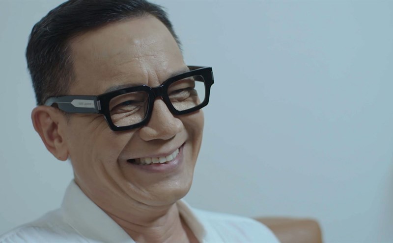 Meritorious Artist Pham Cuong plays the role of Provincial Chairman in the film "Lan ranh". Photo: Provided by the film crew