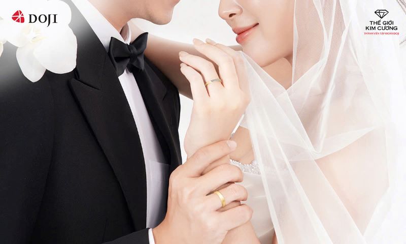 Nhan cuoi Salsa voi da dang thiet ke va muc gia phu hop voi cac cap doi. Anh Doji