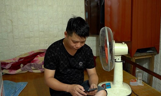 Giá thuê nhà tăng cao khiến nhiều công nhân, lao động khó khăn, tìm nhà ở ngoại thành để giảm chi phí. Ảnh: Quỳnh Chi